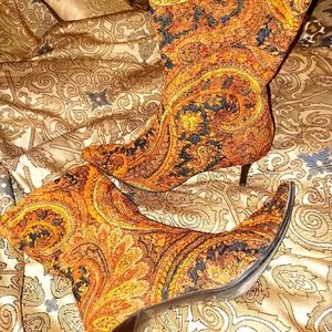 Size 6.5 Woman's Fashion Boots